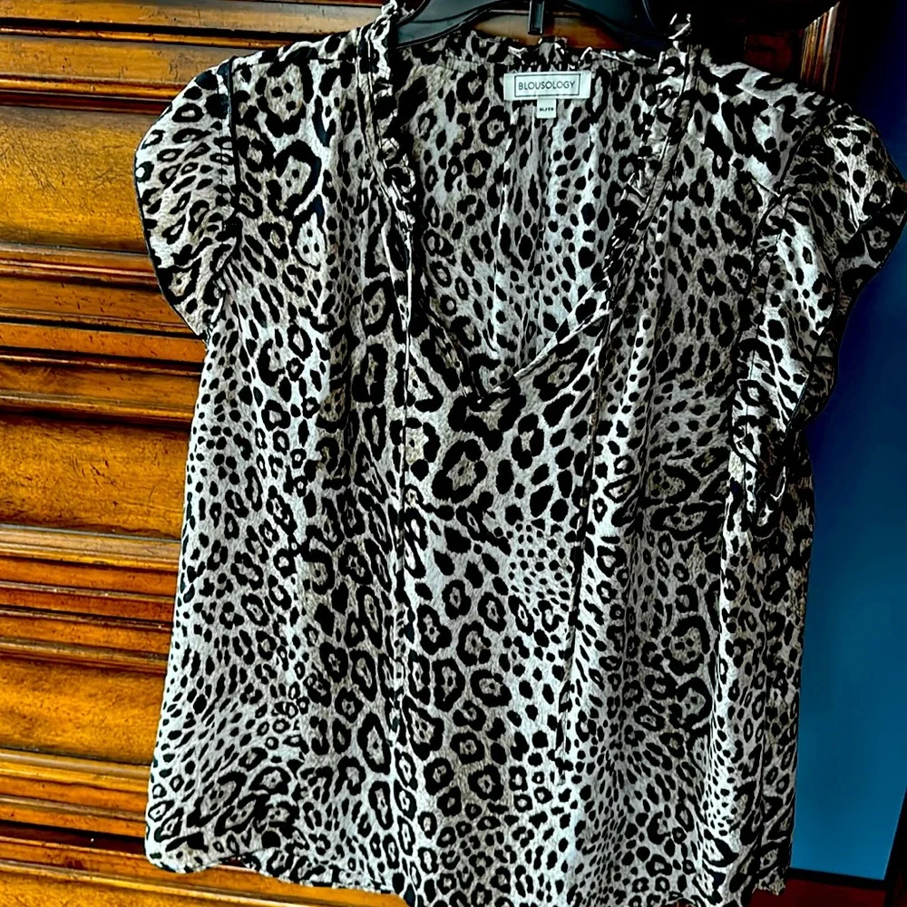 EUC SLEEVELESS RFFLE CAP BLOUSE SIZE XL - Picture 1 of 5